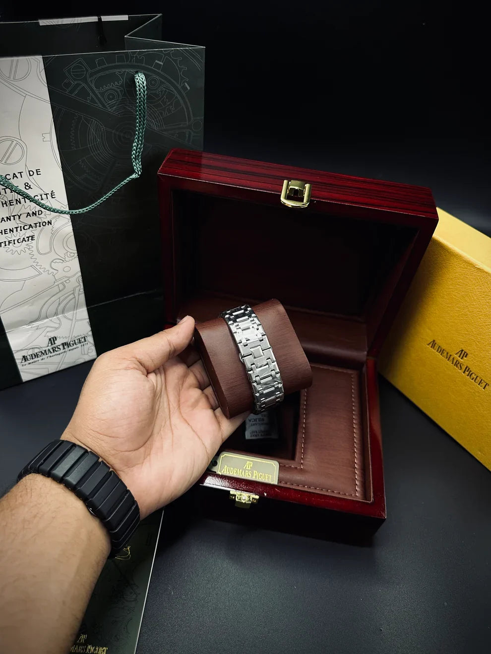 AUDEMARS PIGUET ROYAL OAK | BLACK DIAL